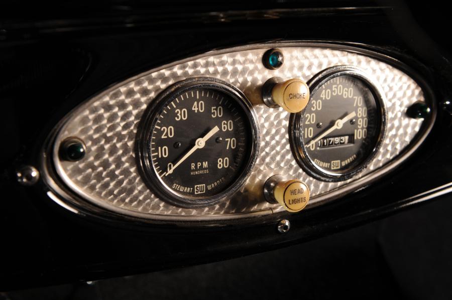  Ford 5-Window Coupe Hot Rod 1932 года  (фото 3 из 5)